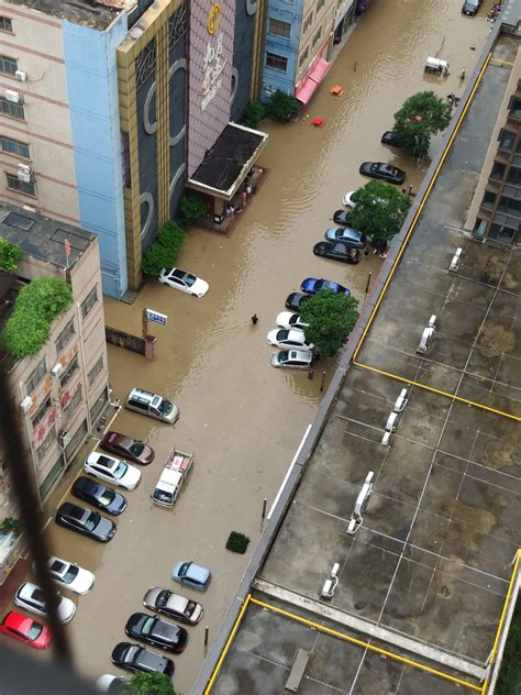 東莞水災|廣州番禺嚴重水浸 東莞有私家車水中自燃、道路隧道。